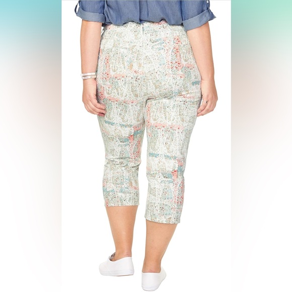 NYDJ Women's Ivory, Green, Paisley Marilyn Straight Crop Capris Plus Size 14 - Picture 9 of 9